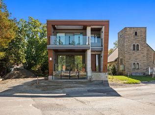 884 Byron Ave #B, Ottawa, ON K2A0J1