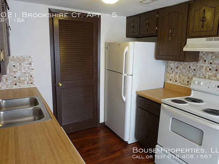 1021 Brookshire Ct #5 — Photo 4