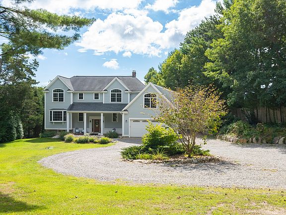 3rd image of 10 Indian Pond Point