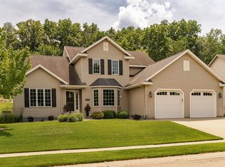 2944 Mayowood Common Cir SW, Rochester, MN 55902