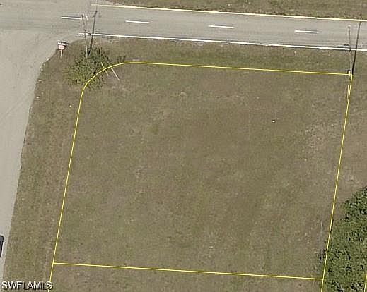 2nd image of 659 NE 7th Pl