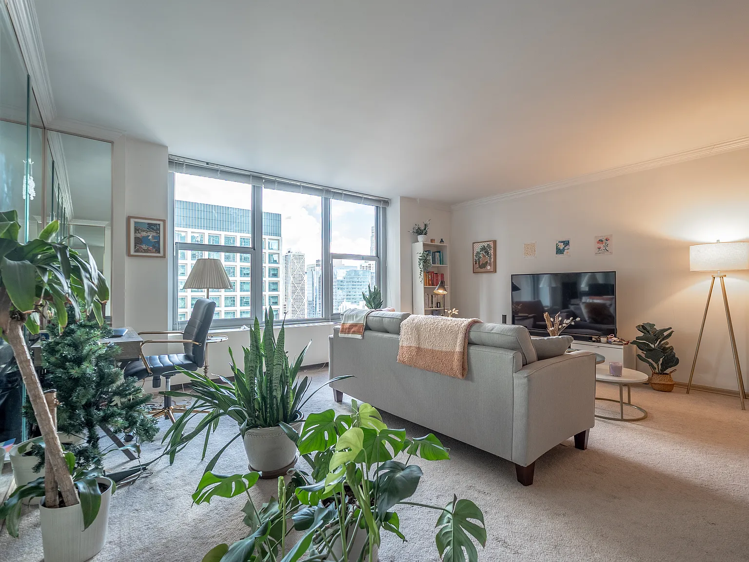 1 bed, 960 sqft, $2,400 — Photo 4