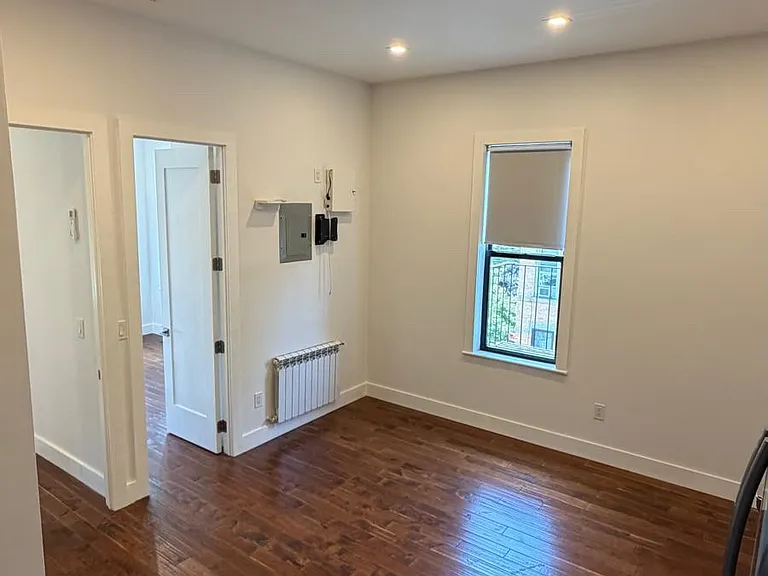 6001 70th Ave #3R — Photo 2