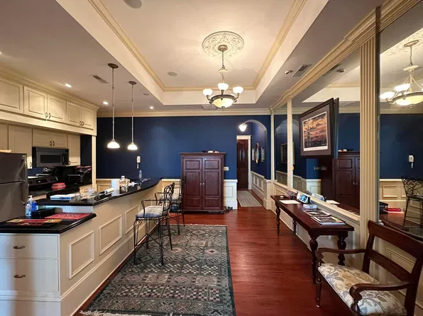 343 King St APT D, Charleston, SC 29401