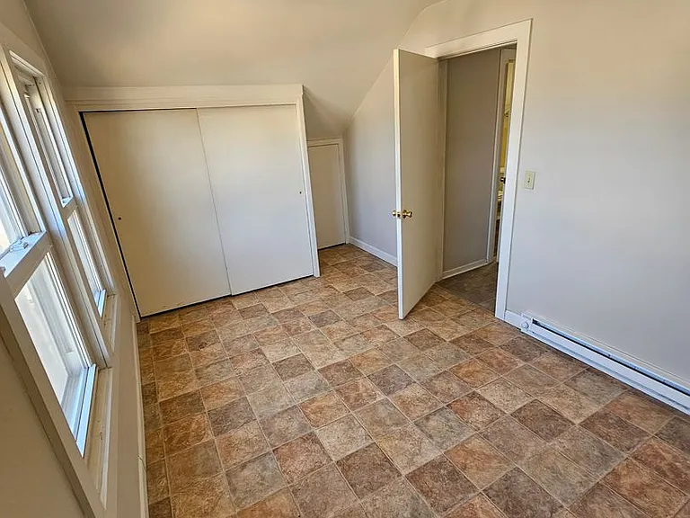 113 N Roche St — Photo 6