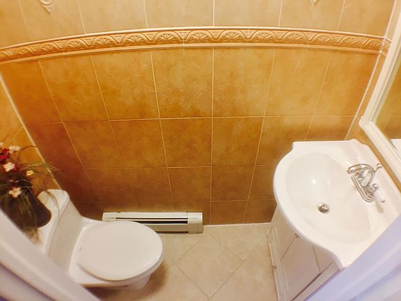4th image of 33-44 10th St #3