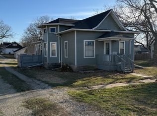 105 W Jackson St, Mount Ayr, IA 50854