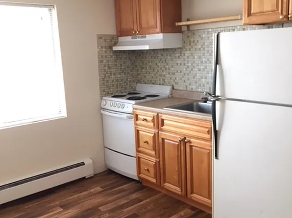 258 Ash St #3, Waltham, MA 02453