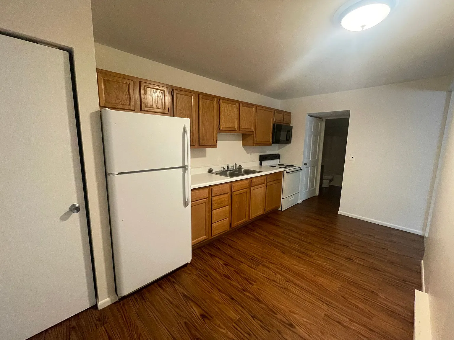 Meadow Creek Apartments — Photo 2