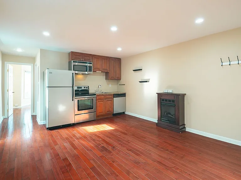 1422 Christian St #3R — Photo 1