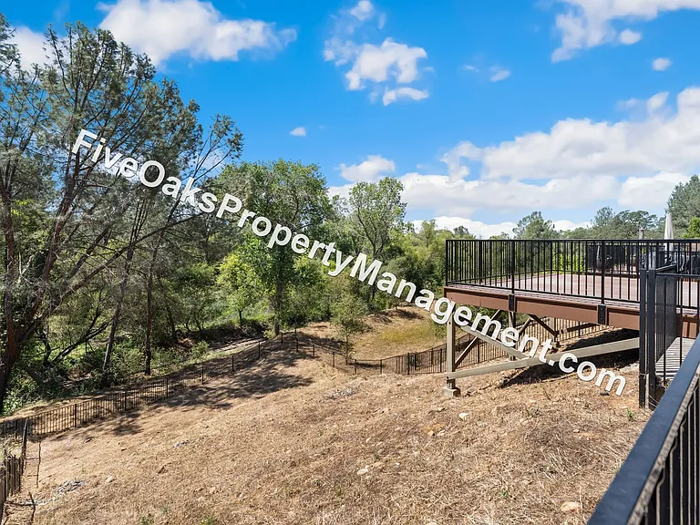 571 Willow Ridge Ct — Photo 26