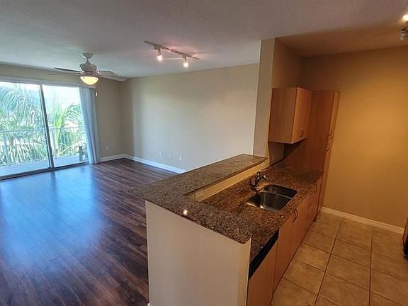 5th image of 804 E Windward Way APT 622