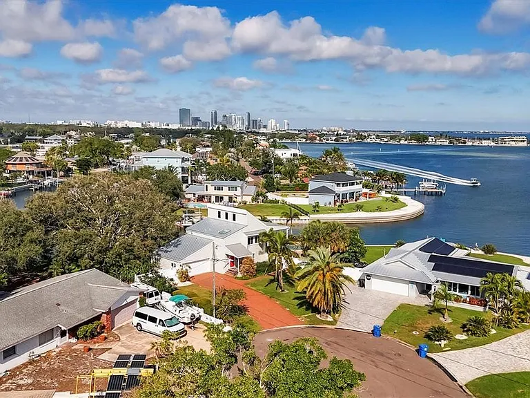 3601 Coquina Key Dr SE — Photo 3