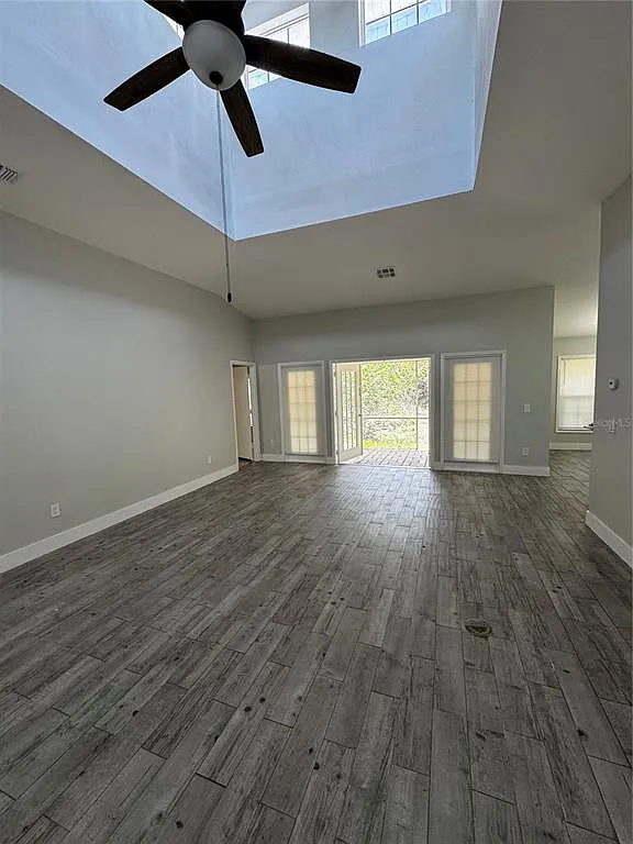 3 bed, 2.0 bath, 1668 sqft, $3,100 — Photo 4