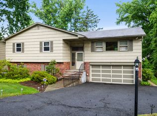 12 Jason Ln, Mamaroneck, NY 10543