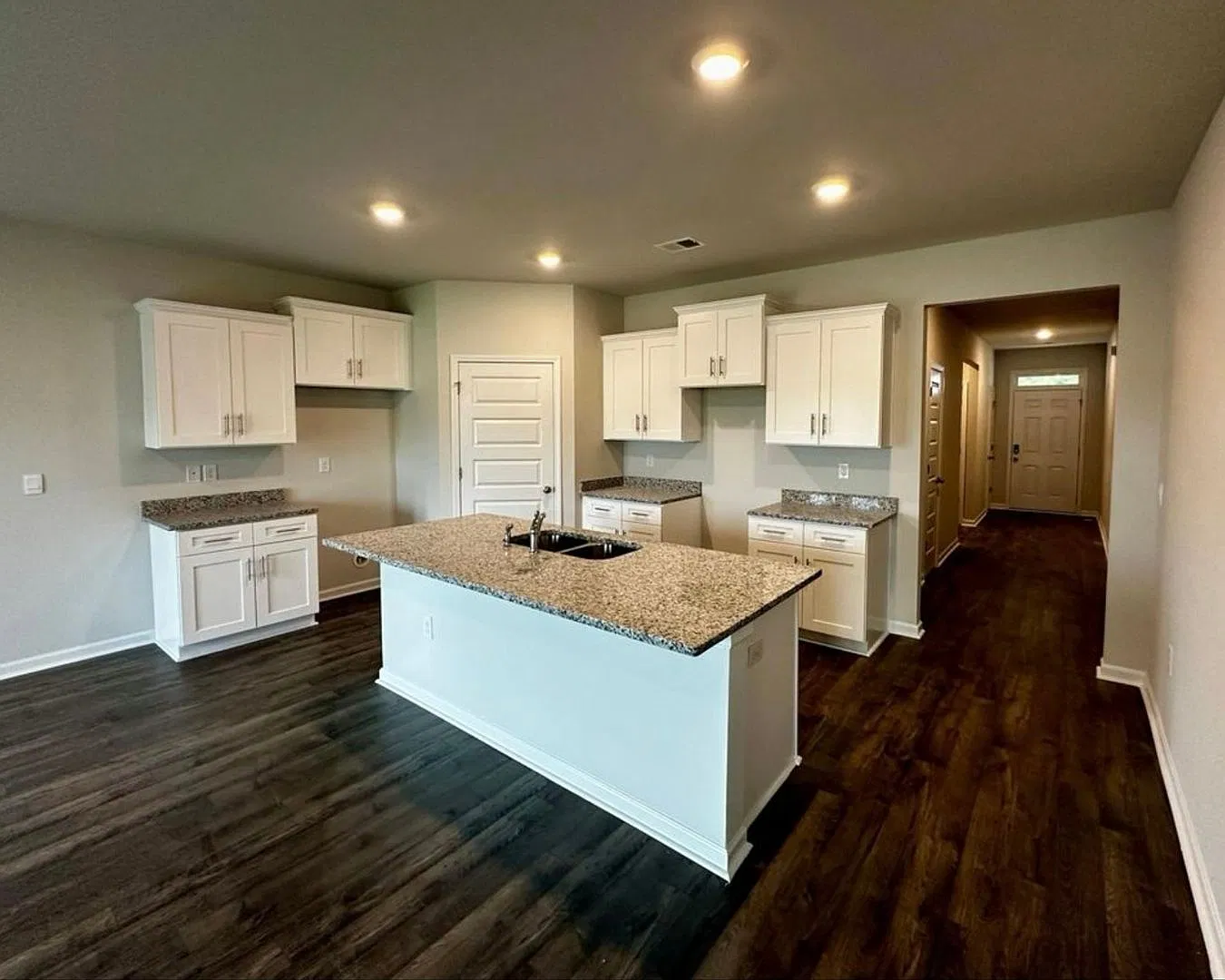 Spacious 4BR House in Grovetown — Photo 4