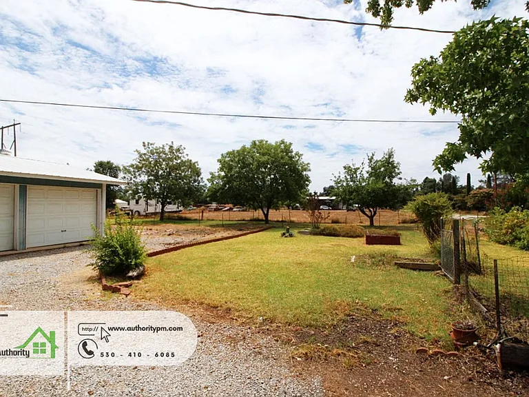 8615 Patricia Dr — Photo 2
