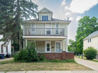 945 Kalamazoo Ave SE, Grand Rapids, MI