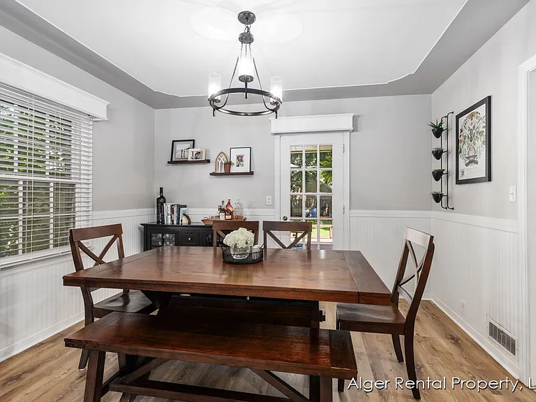 1039 Alger St SE — Photo 5