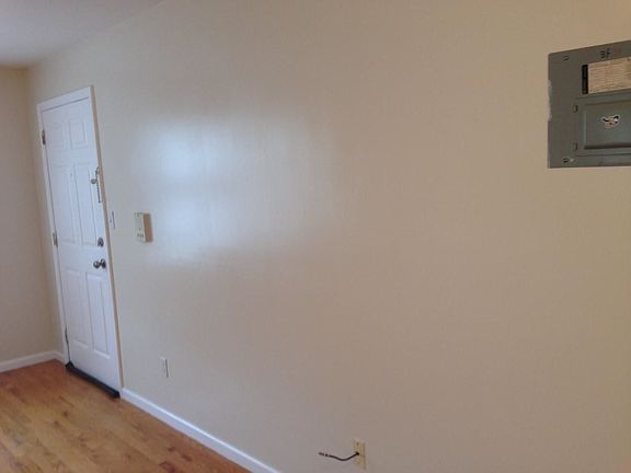 4th image of 19 Van Wagenen Ave APT 2R