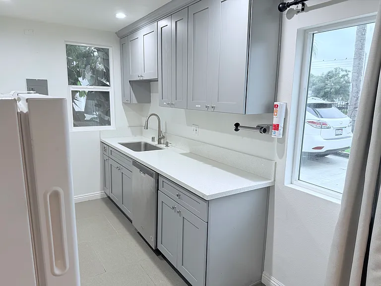 108 E Wakefield Ave #17 — Photo 9