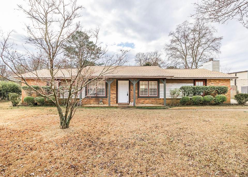 1st image of 609 Forest Lake Dr