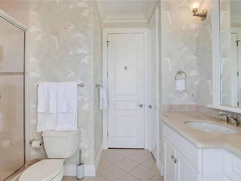 1551 Gulf Shore Blvd S — Photo 39