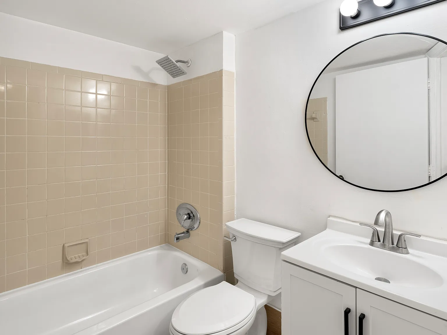 2 bed, 912 sqft, $2,300 — Photo 4