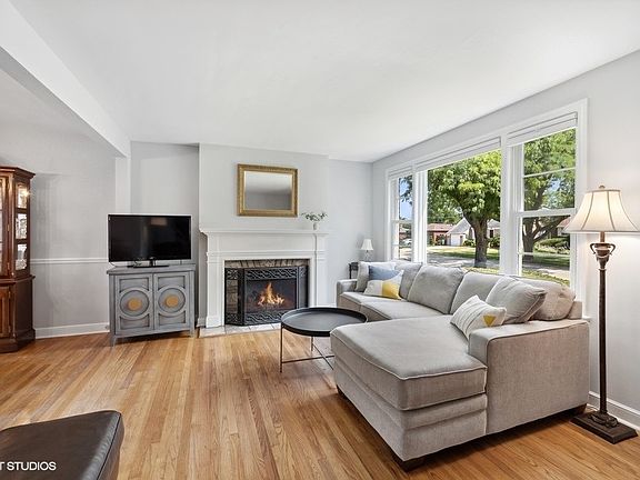 3rd image of 1534 Newcastle Ave