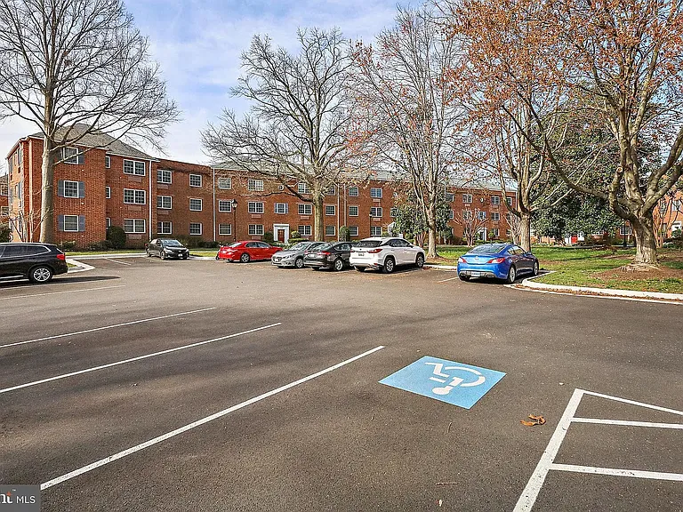 1718 W Abingdon Dr #202 — Photo 25