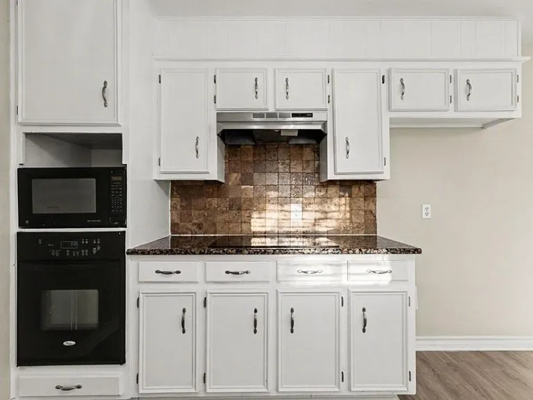 4900 Ridgeline Dr — Photo 11