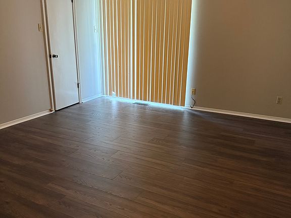 4th image of 3801 Wicklow Dr #3801