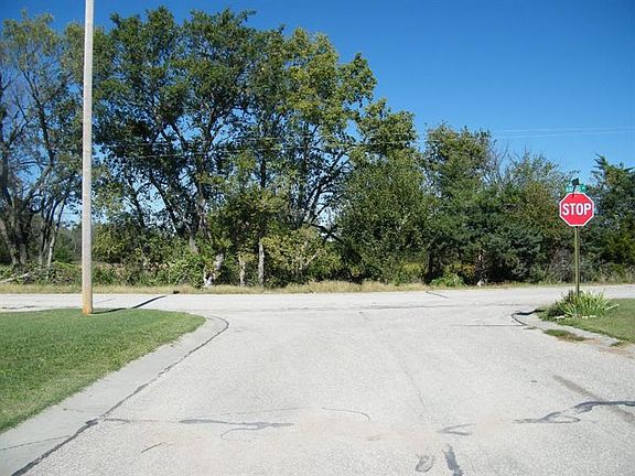 4th image of 510 Bronco Way