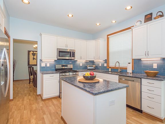 5th image of 9305 Eld Ct NE