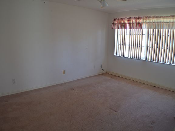 2nd image of 1501 Crest Dr