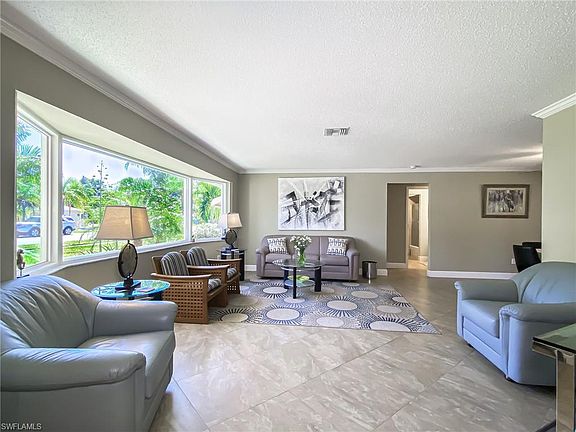 2nd image of 6995 Essex Dr