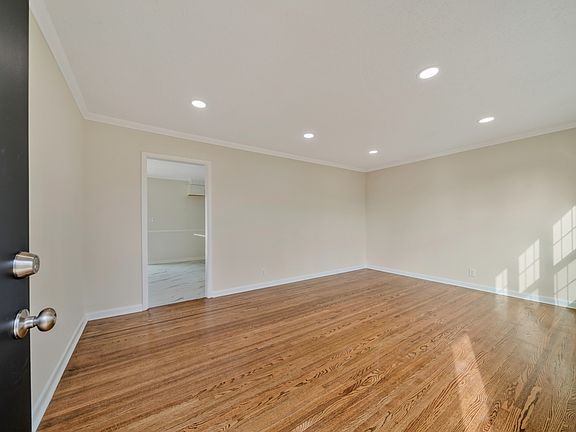5th image of 204 Kingswood Dr