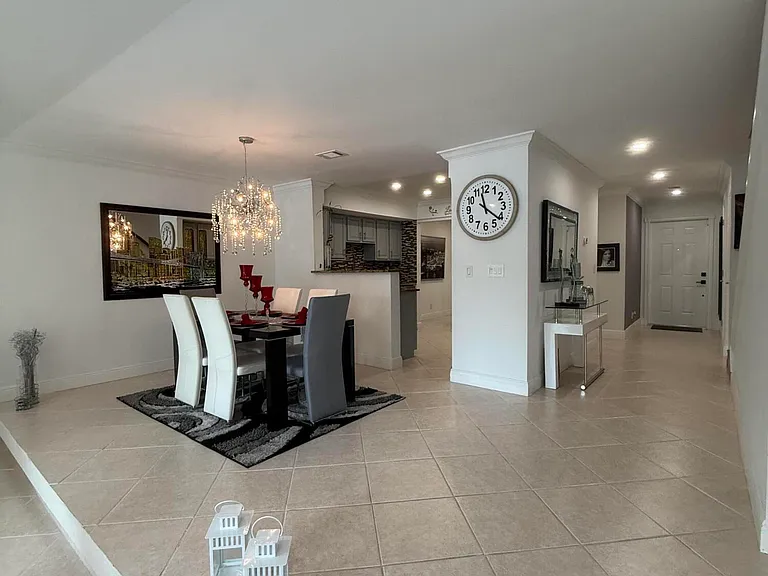 12394 Westhampton Cir — Photo 30