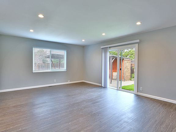 4th image of 2890 Union Ave