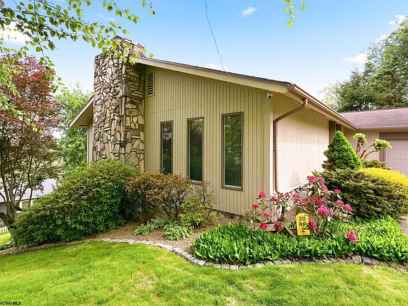3rd image of 2 Ridge Pl