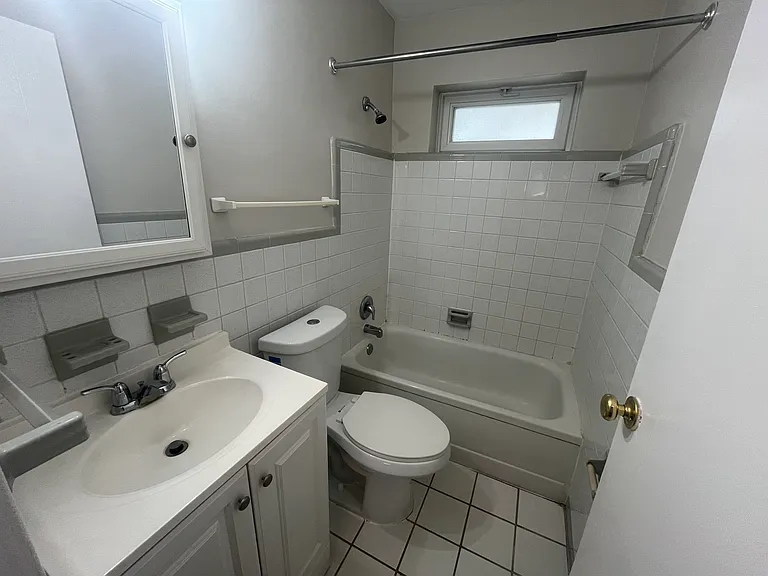 137 E Lockwood Ave #2-B — Photo 13