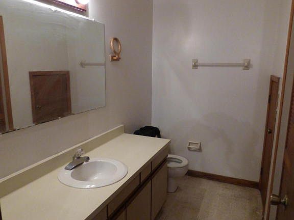 5th image of 2136 Schumacher Ave APT 1