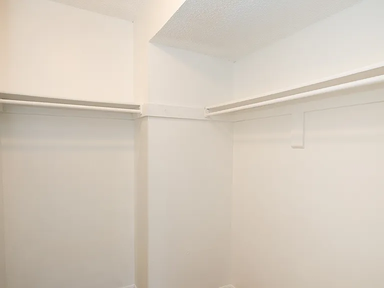 664 Kenwick Cir #103 — Photo 6