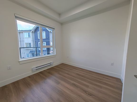 4th image of 15739 Fraser Hwy #203