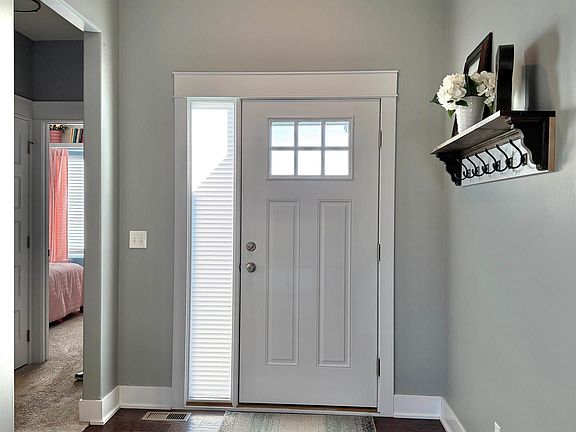 3rd image of 9415 Dutch Mill Ln