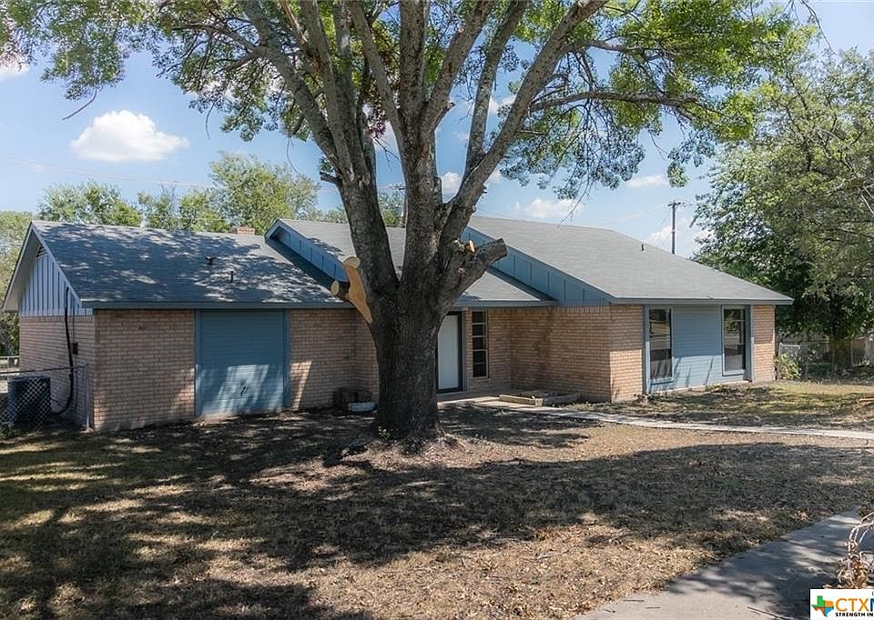 1st image of 3001 Persimmon Dr