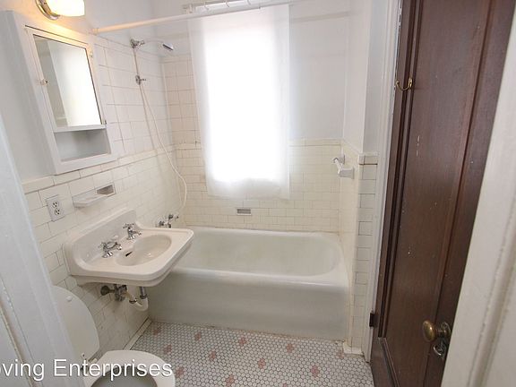 2nd image of 580 E Town St Studio 334