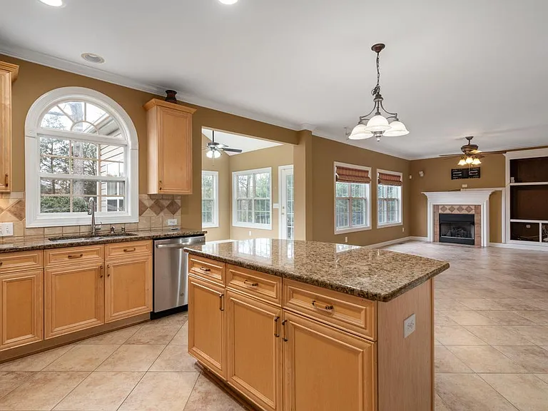 11415 Fountaingrove Dr — Photo 13