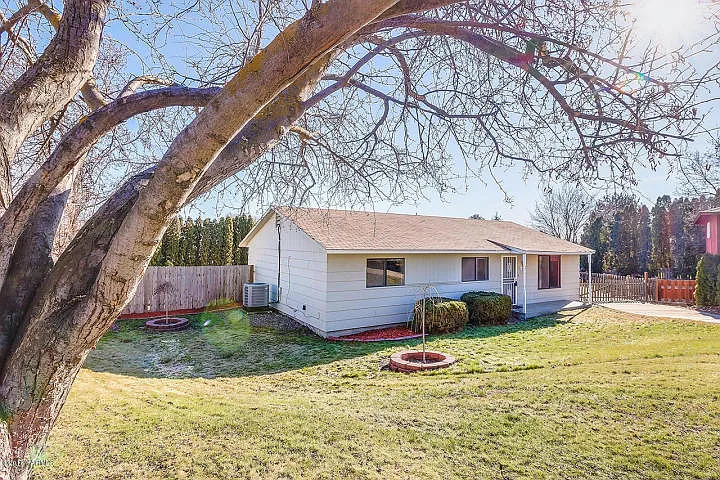 511 Westwind Dr photo 1