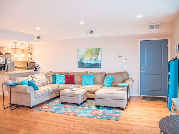 2nd image of 18 Sheridan Ave APT 6